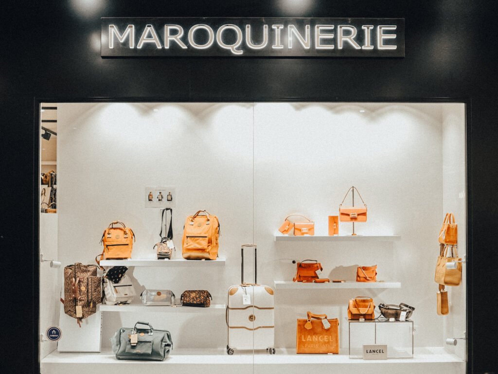 Boutique Beausoleil Maroquinerie - Vitrine Cabaïa - Lancel