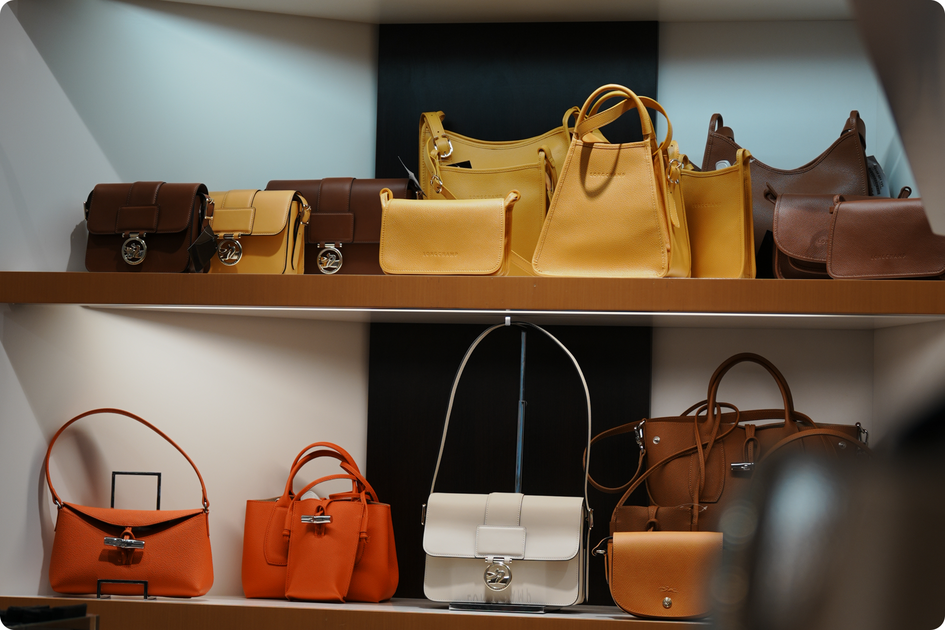 Présentation de nos boutiques de maroquinerie du Sud-Ouest