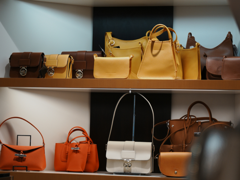 Présentation de nos boutiques de maroquinerie du Sud-Ouest